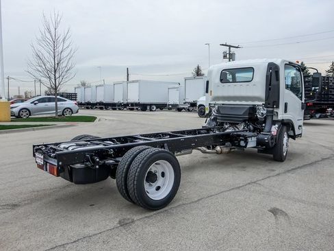 New 2025 Chevrolet Low Cab Forward image 3