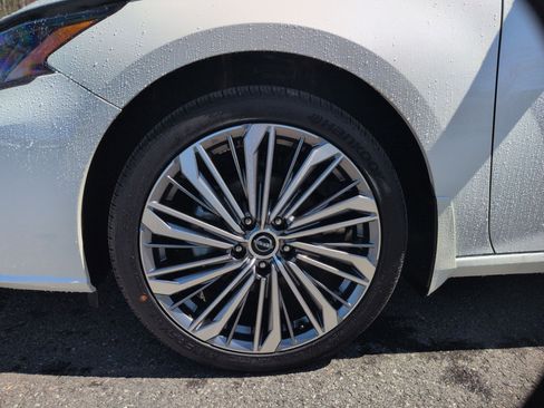 New 2026 Nissan Altima 2.5 SV AWD/4WD image 16