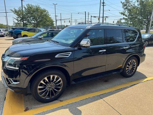 Used 2024 Nissan Armada Platinum w/ Captain's Chairs Package image 2