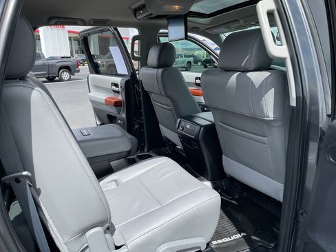 Certified 2022 Toyota Sequoia Platinum AWD/4WD image 18