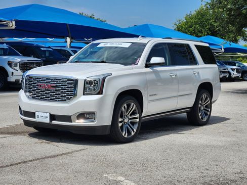 Used 2020 GMC Yukon Denali w/ Denali Premium Package RWD image 2