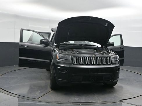Used 2022 Jeep Grand Cherokee Laredo X image 60