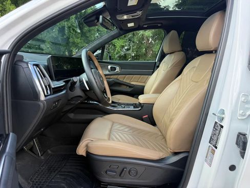Used 2025 Kia Sorento SX Prestige w/ Olive Brown Leather Package AWD/4WD image 11
