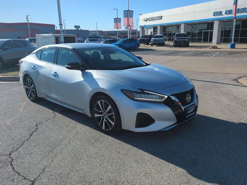 Used 2023 Nissan Maxima SV w/ Floor Mat Group image 2