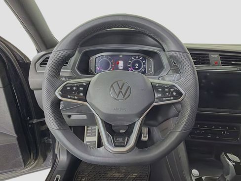 Used 2022 Volkswagen Tiguan SEL R-Line image 14