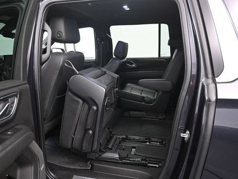 Used 2022 Chevrolet Suburban High Country AWD/4WD image 30