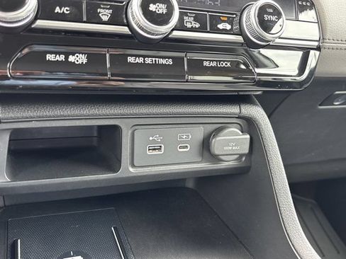 Used 2025 Honda Pilot EX-L image 36