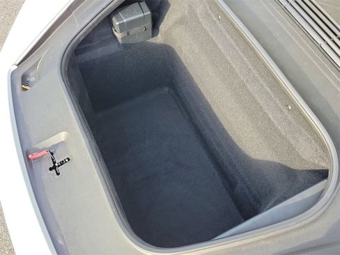 Certified 2025 Porsche 911 Carrera image 15