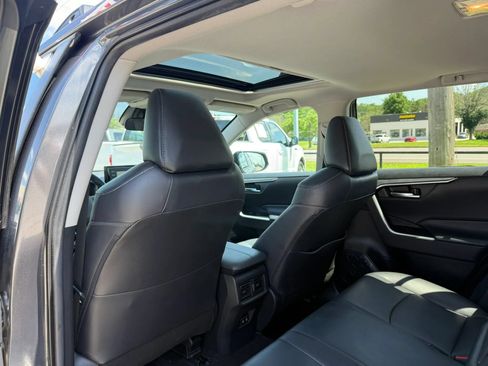 Used 2019 Toyota RAV4 XLE Premium FWD image 14