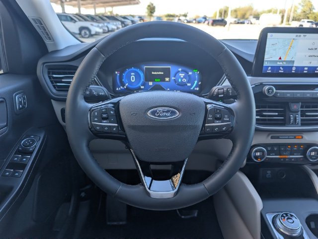 Used 2021 Ford Escape Titanium w/ Class II Trailer Tow Package FWD image 24