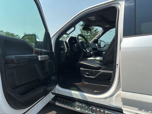 Used 2018 Ford F150 Lariat w/ Equipment Group 502A Luxury AWD/4WD image 2