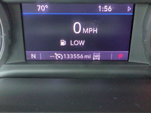 Used 2021 Chevrolet Suburban LT AWD/4WD image 18