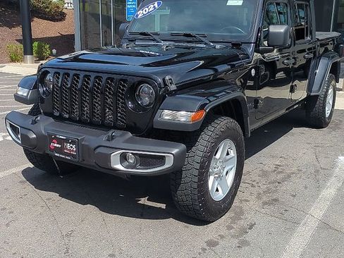 Used 2021 Jeep Gladiator Sport AWD/4WD image 4