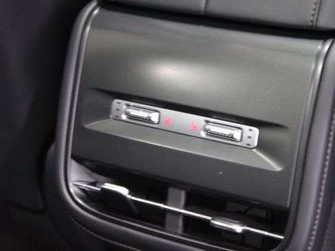 New 2026 Lincoln Nautilus Reserve AWD/4WD image 33