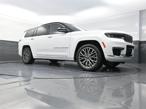 Used 2023 Jeep Grand Cherokee L Summit image 17