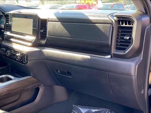 Used 2024 Chevrolet Silverado 1500 LT Trail Boss w/ Convenience Package II image 15