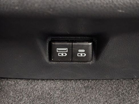 Used 2025 Toyota Camry SE image 21