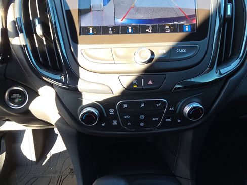 Used 2023 Chevrolet Equinox RS w/ RS Leather Package image 23