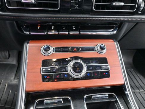 Used 2022 Lincoln Aviator Reserve w/ Equipment Group 201A image 25