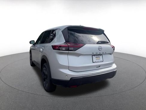 Used 2025 Nissan Rogue SV FWD image 11