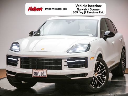 Certified 2025 Porsche Cayenne AWD/4WD image 1