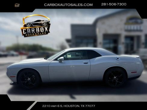Used 2019 Dodge Challenger GT w/ Driver Convenience Group RWD image 2