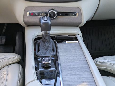 Used 2022 Volvo XC90 T6 Inscription w/ Advanced Package image 23