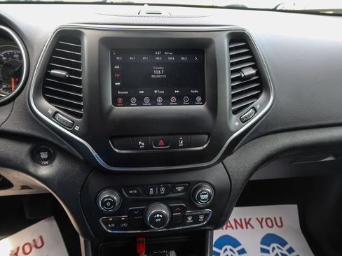 Used 2021 Jeep Cherokee Latitude Plus AWD/4WD image 27
