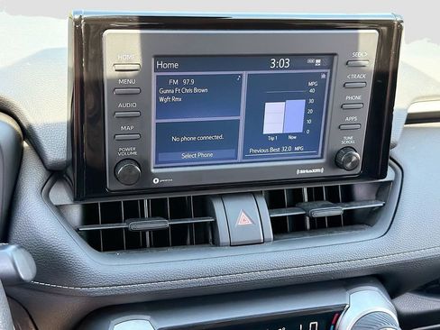 Used 2022 Toyota RAV4 XLE w/ Convenience Package image 11