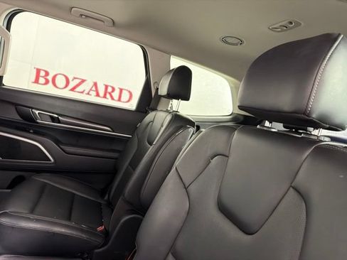 Used 2024 Kia Telluride S w/ S Sunroof Package FWD image 13