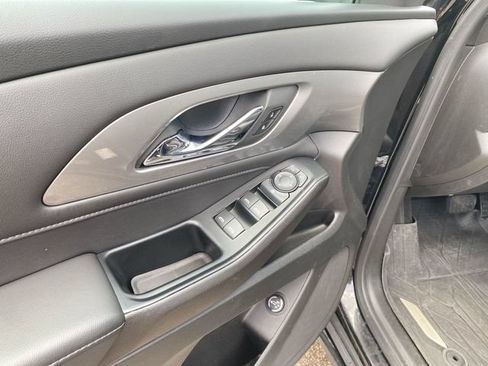 Used 2023 Chevrolet Traverse LT FWD image 22