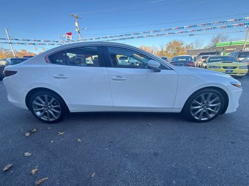 Used 2019 MAZDA MAZDA3 Sedan w/ Select Package image 4