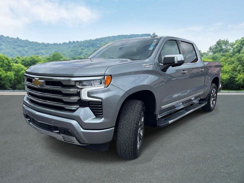 Used 2025 Chevrolet Silverado 1500 High Country w/ Technology Package AWD/4WD image 26