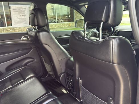Used 2021 Jeep Grand Cherokee Limited image 14