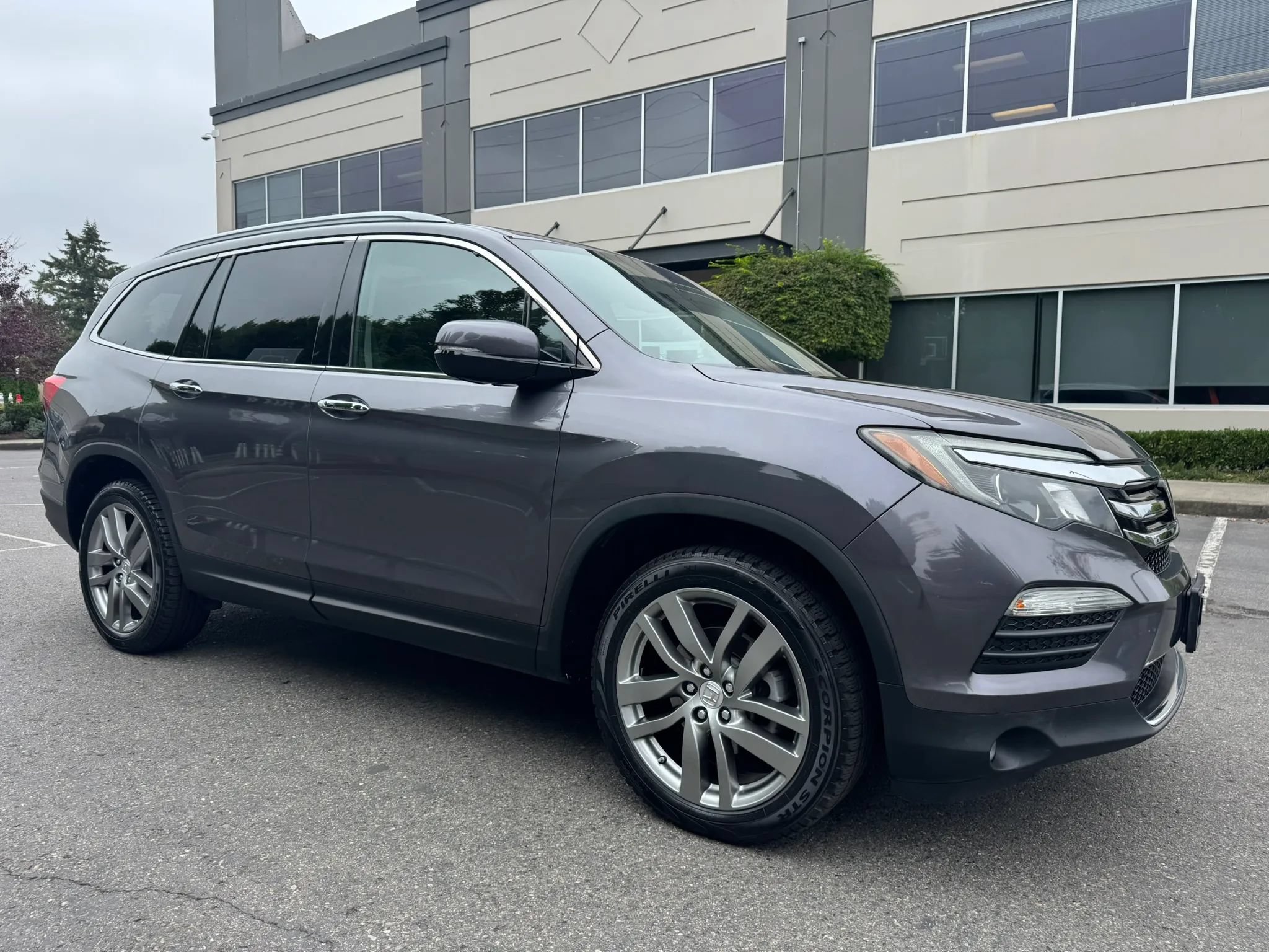 Used 2018 Honda Pilot Elite image 1