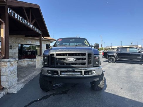 Used 2010 Ford F250 Lariat image 5