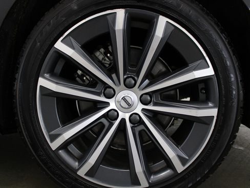 Used 2022 Volvo S60 B5 Momentum AWD/4WD image 9