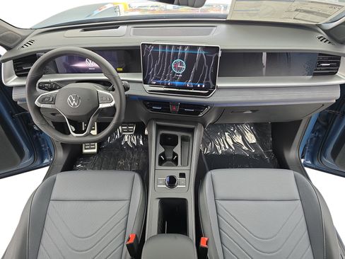 New 2026 Volkswagen Tiguan SE R-Line image 9