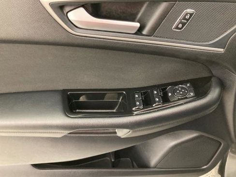 Used 2019 Ford Edge SEL AWD/4WD image 32