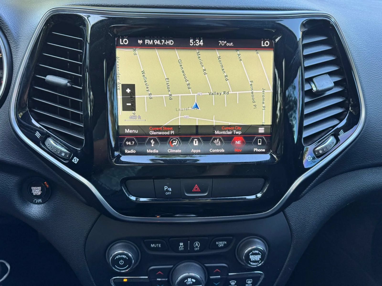 Used 2019 Jeep Cherokee Limited AWD/4WD image 18