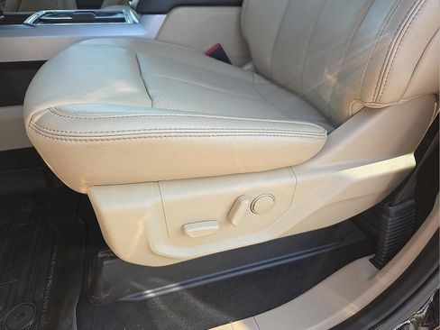 Used 2021 Ford F250 Lariat w/ Lariat Ultimate Package AWD/4WD image 14