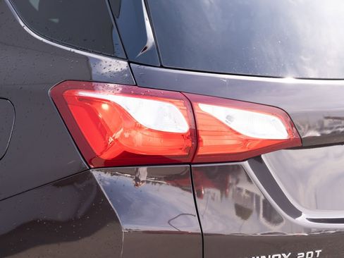 Used 2020 Chevrolet Equinox Premier AWD/4WD image 25