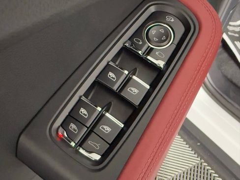 New 2026 Porsche Macan S image 26