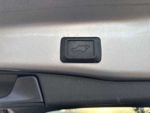 Used 2023 Toyota RAV4 XLE image 10