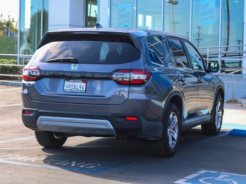 Used 2025 Honda Pilot EX-L image 7
