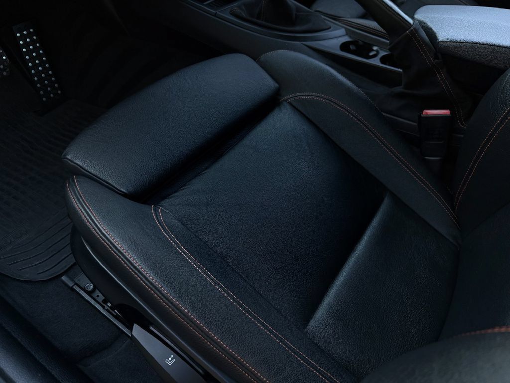 Used 2011 BMW 1 Series M RWD image 19