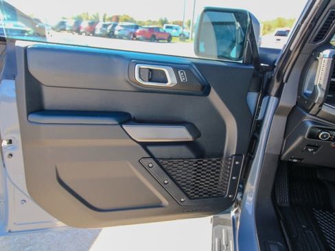 Used 2023 Ford Bronco Outer Banks image 11