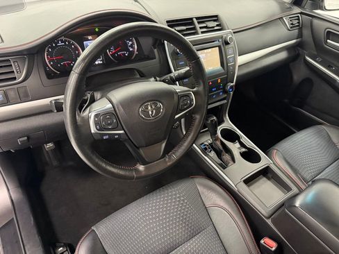 Used 2015 Toyota Camry SE image 10
