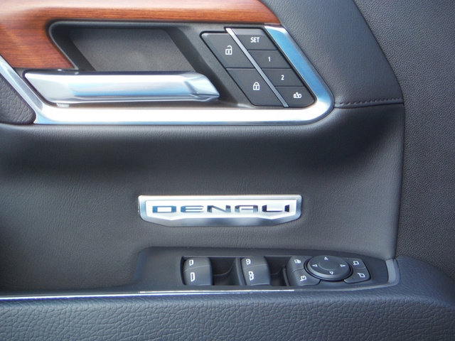 Used 2022 GMC Sierra 1500 Denali w/ Denali Reserve Package AWD/4WD image 32