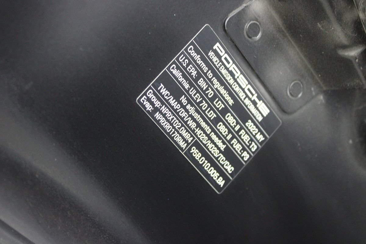 Used 2022 Porsche Macan AWD/4WD image 49